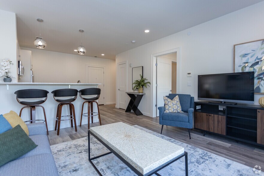 More Photos Of 1000 New York Ave, Huntington Station Apartments For Lease