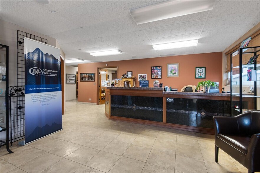 More Photos Of 110 N Cascade St, Kennewick Flex For Sale