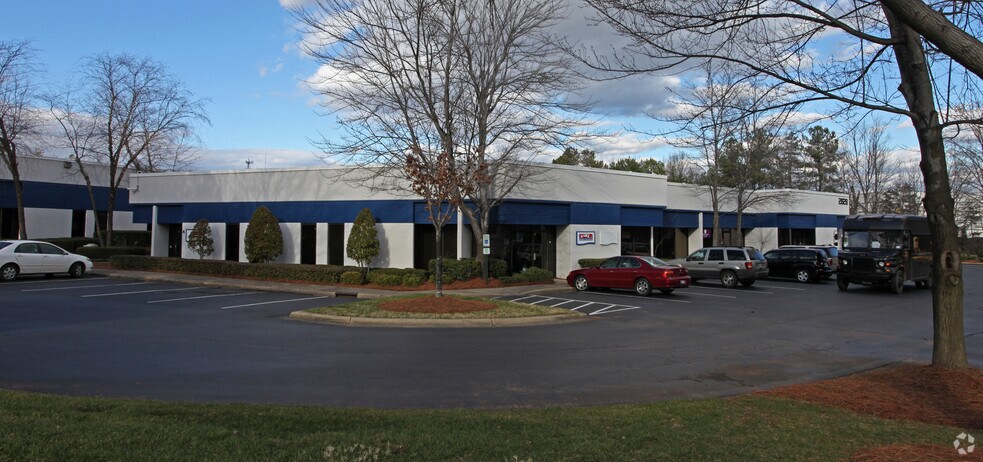Primary Photo Of 2828 Queen City Dr, Charlotte Flex For Sale