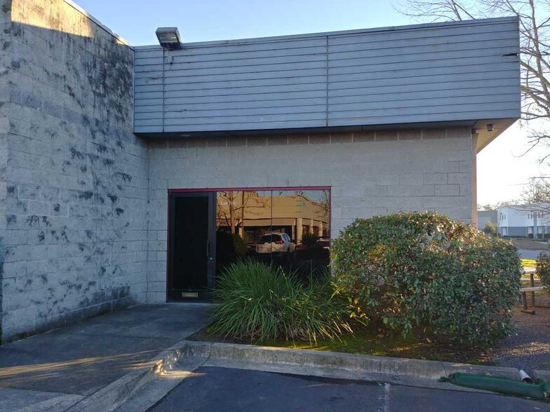 Primary Photo Of 5510 Skylane Blvd, Santa Rosa Office For Lease