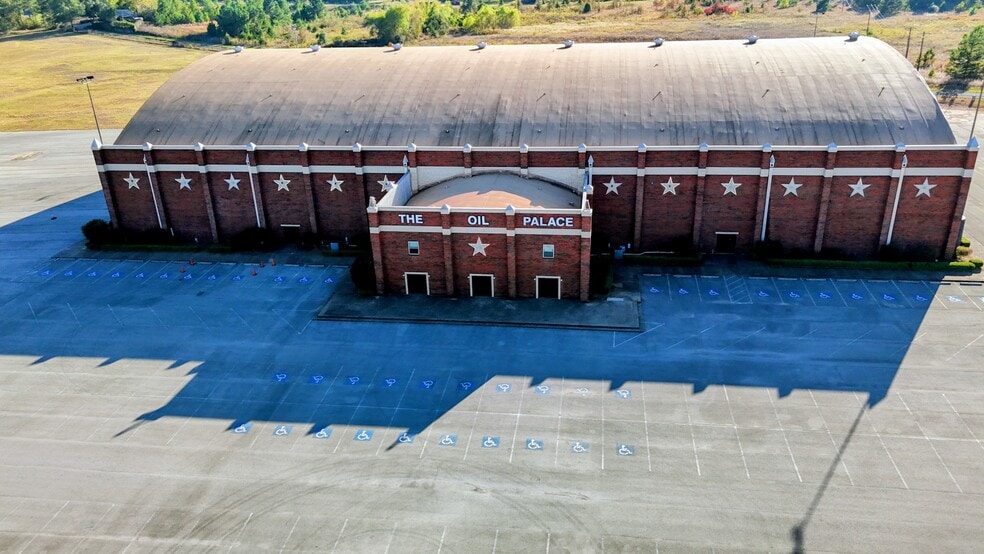 More Photos Of 10408 State Highway 64 E, Tyler Theater Concert Hall For Sale