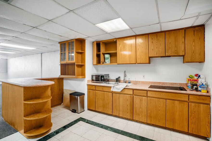 More Photos Of 313 S Raymond Ave, Alhambra Warehouse For Sale