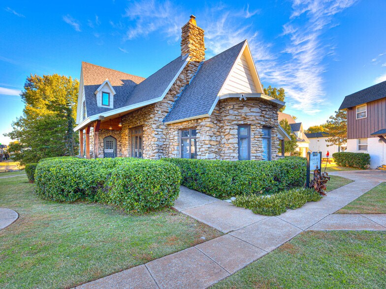 Primary Photo Of 139-151 N Garnett Rd, Tulsa Apartments For Sale