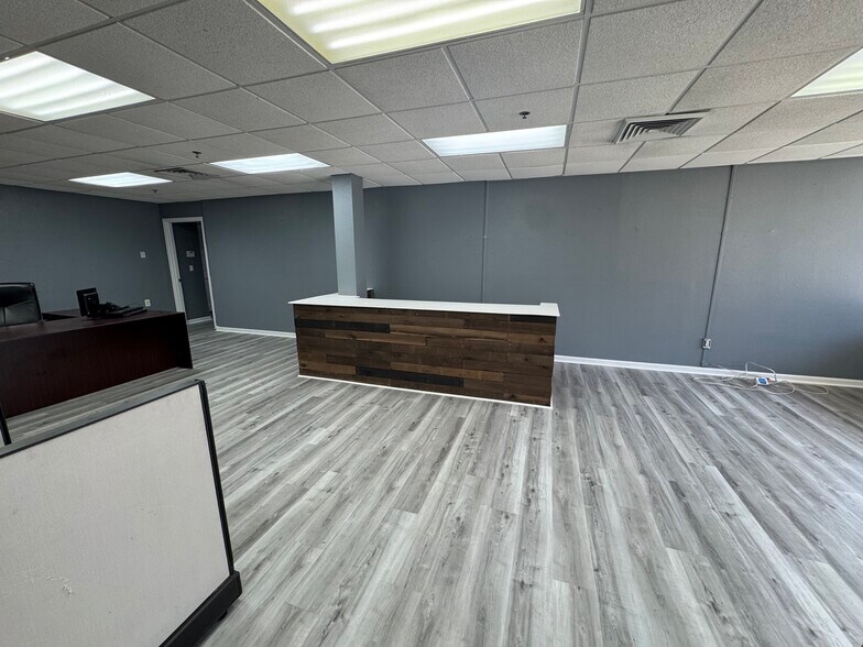 More Photos Of 233 E Bay St, Jacksonville Office For Sale
