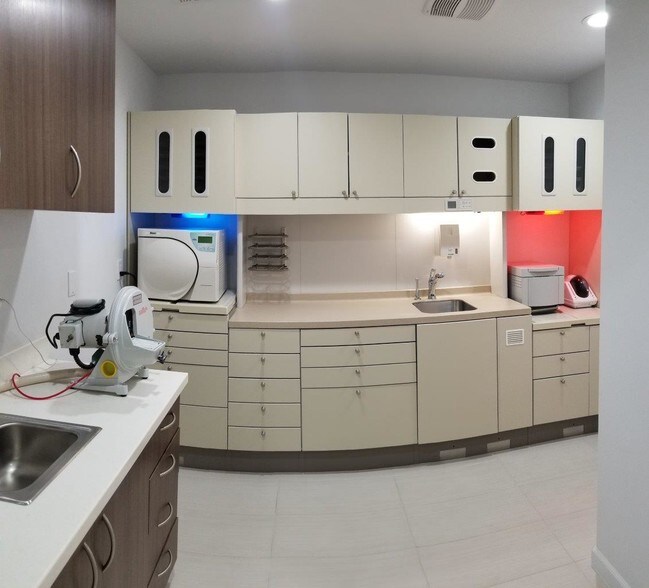 More Photos Of 12022 Inglewood Ave, Hawthorne Medical For Sale