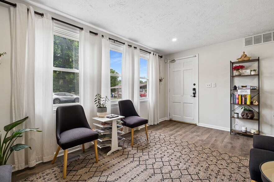More Photos Of 2818 Azalea Pl, Nashville Office Residential For Sale