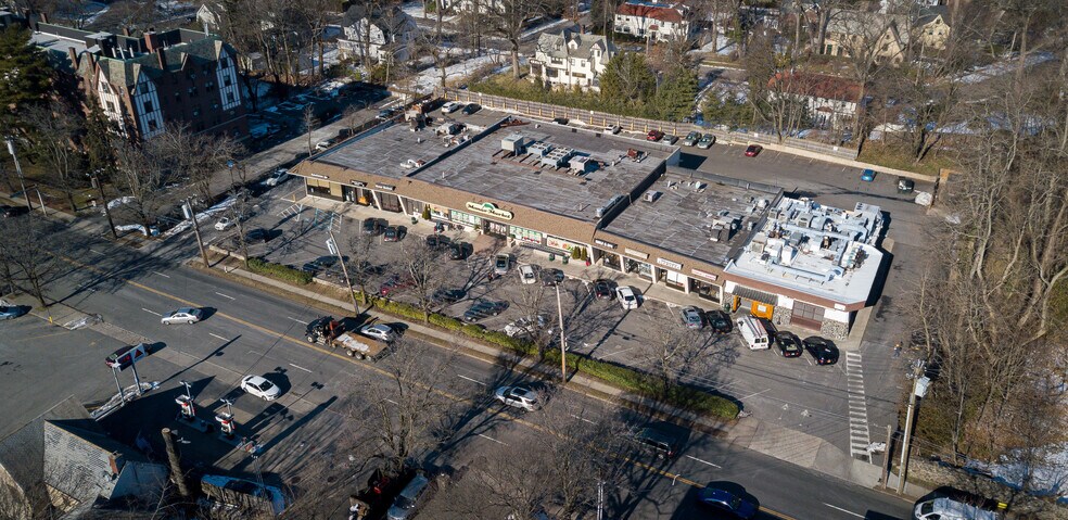 More Photos Of 4785 Boston Post Rd, Pelham Unknown For Lease