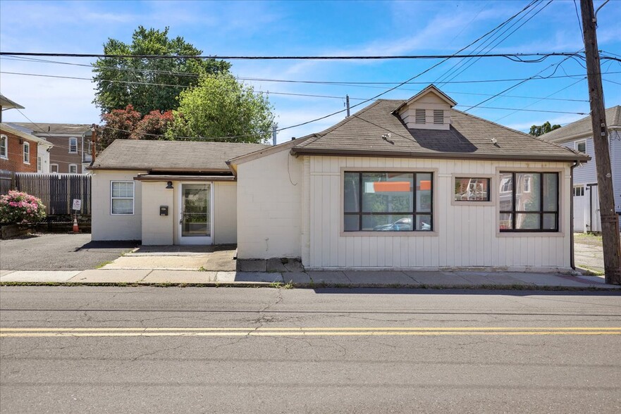 Primary Photo Of 318 State St, Pottstown Freestanding For Sale