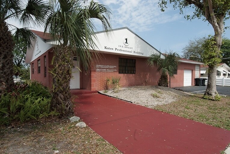 Primary Photo Of 21 NE 168th St, North Miami Beach Medical For Sale