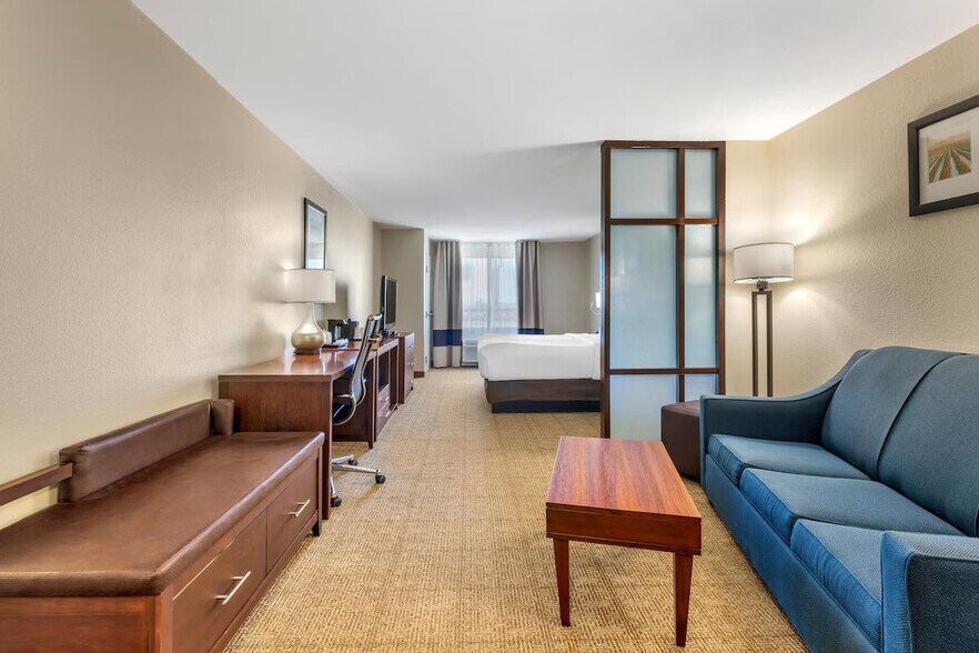 More Photos Of 700 W Donlon St, Blythe Hotel For Sale
