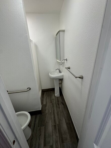 More Photos Of 4634 W Slauson Ave, Los Angeles General Retail For Sale