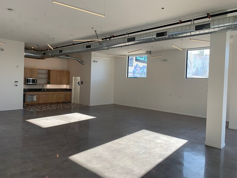More Photos Of 2219 Aaron St, Los Angeles Loft Creative Space For Lease