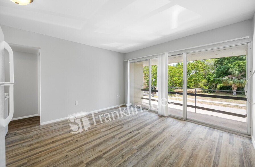 More Photos Of 1852 Golf View Ave, Fort Myers Apartments For Sale