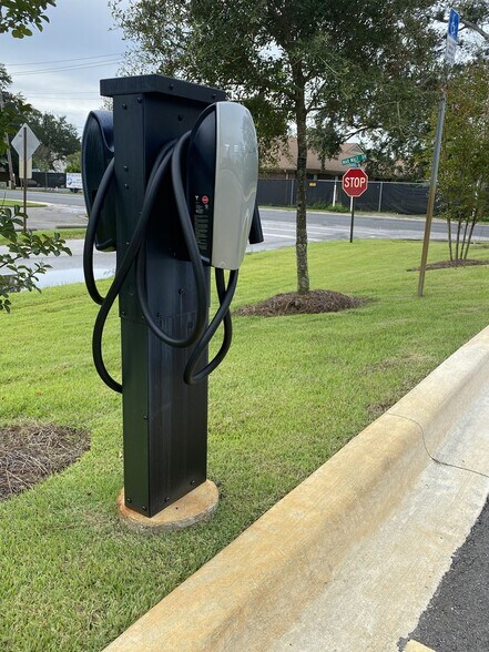 More Photos Of 1046 Mar Walt Dr, Fort Walton Beach Medical For Sale