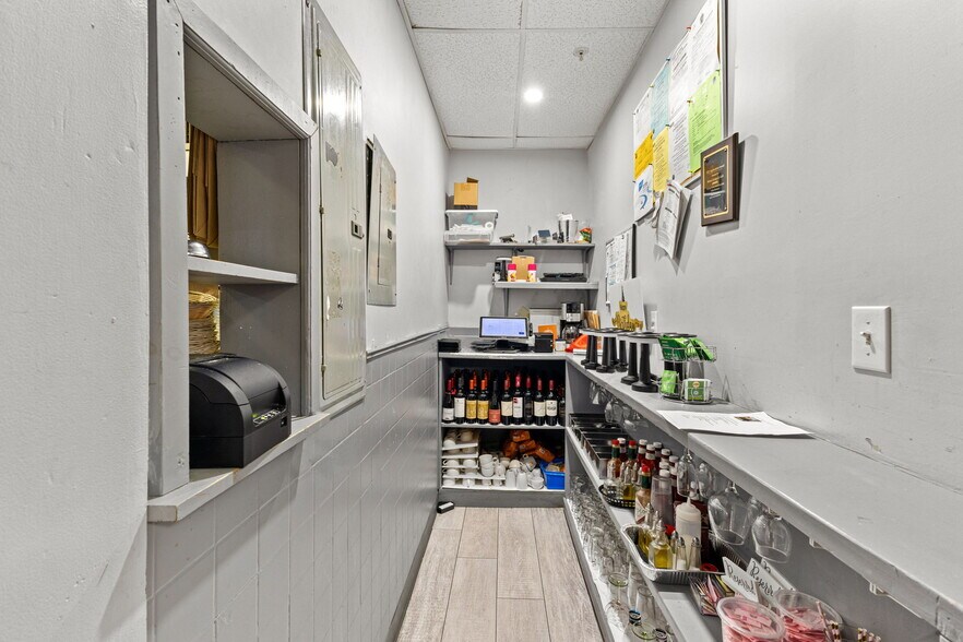 More Photos Of 1615-1623 Acushnet Ave, New Bedford Restaurant For Sale