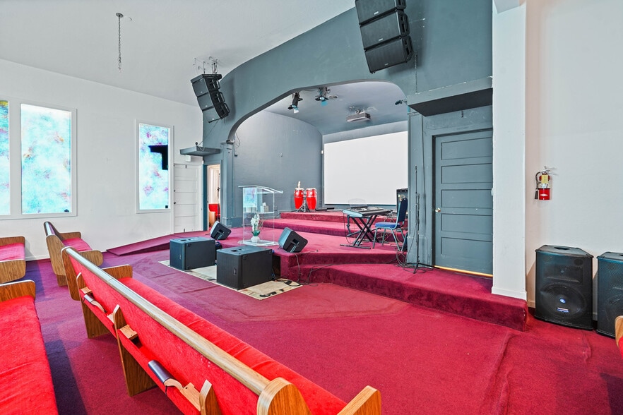More Photos Of 2703 California St, Berkeley Religious Facility For Sale