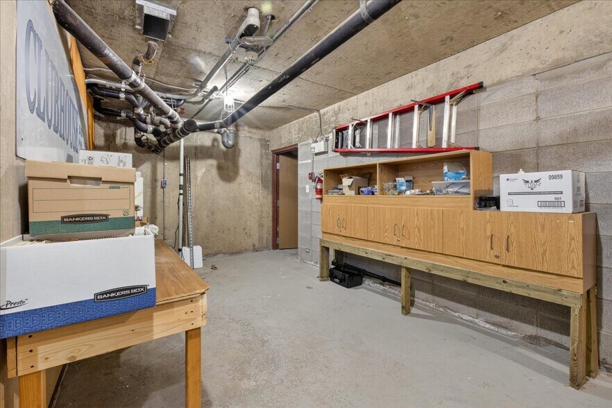 More Photos Of 11831 123 St NW, Edmonton Office For Sale