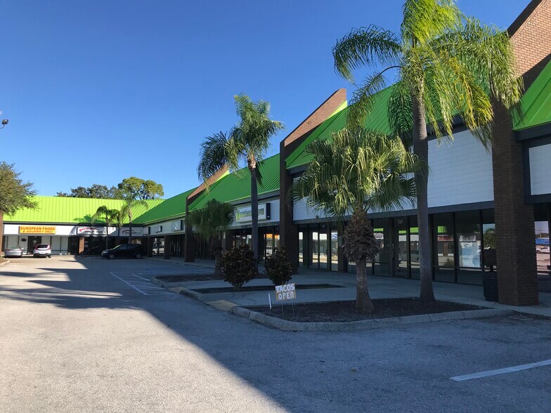 More Photos Of 6513 US 41, Bradenton Unknown For Lease