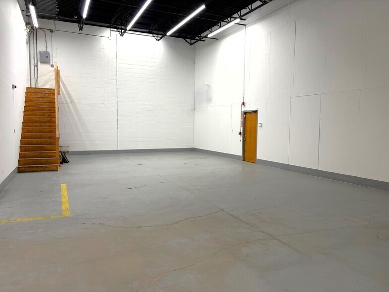 More Photos Of , North Andover Flex For Sale