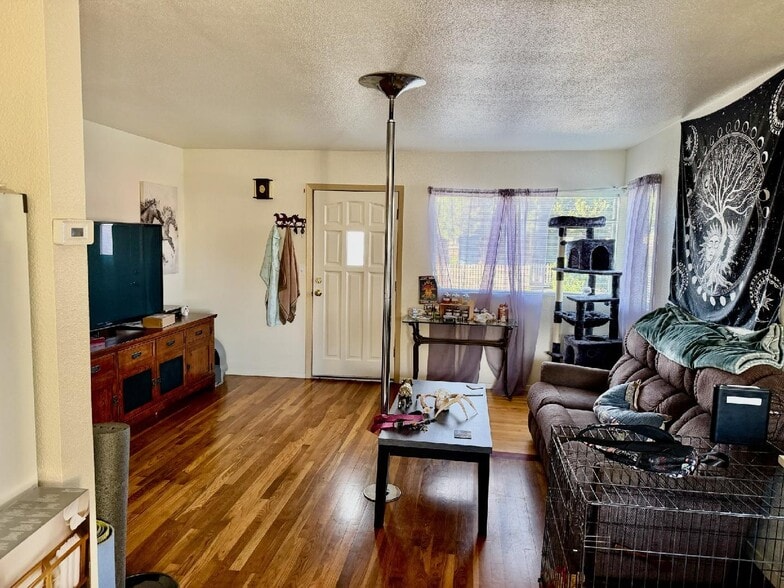 More Photos Of 2805 California St, Eureka Apartments For Sale