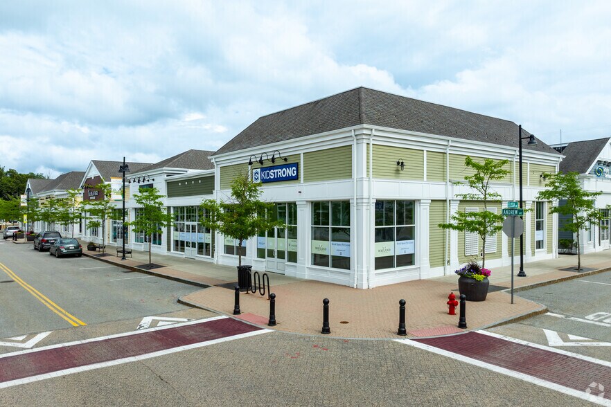 More Photos Of 400-440 Boston Post Rd, Wayland Unknown For Lease