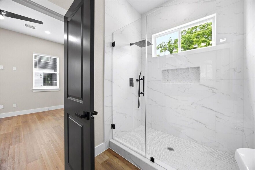More Photos Of 6103 Shotwell st, Houston Multifamily For Sale