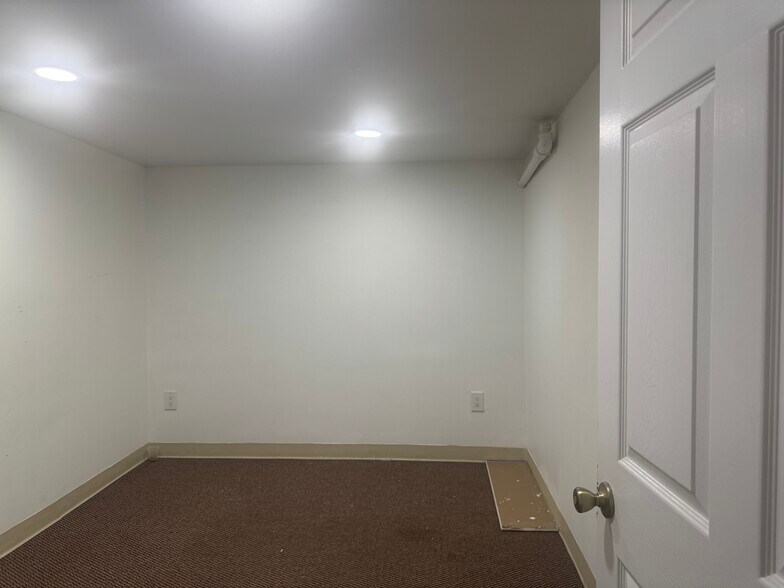 More Photos Of 2857 Steinway St, Astoria Apartments For Lease