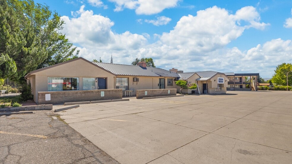 More Photos Of TBD E Main St, Montrose Hotel For Sale