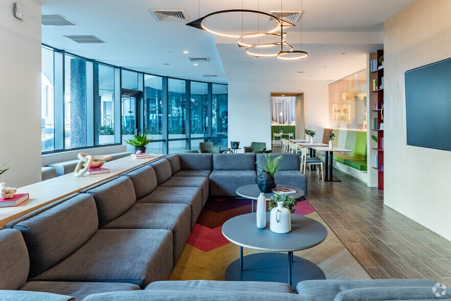 More Photos Of 125 NE 32nd St, Miami Apartments For Lease