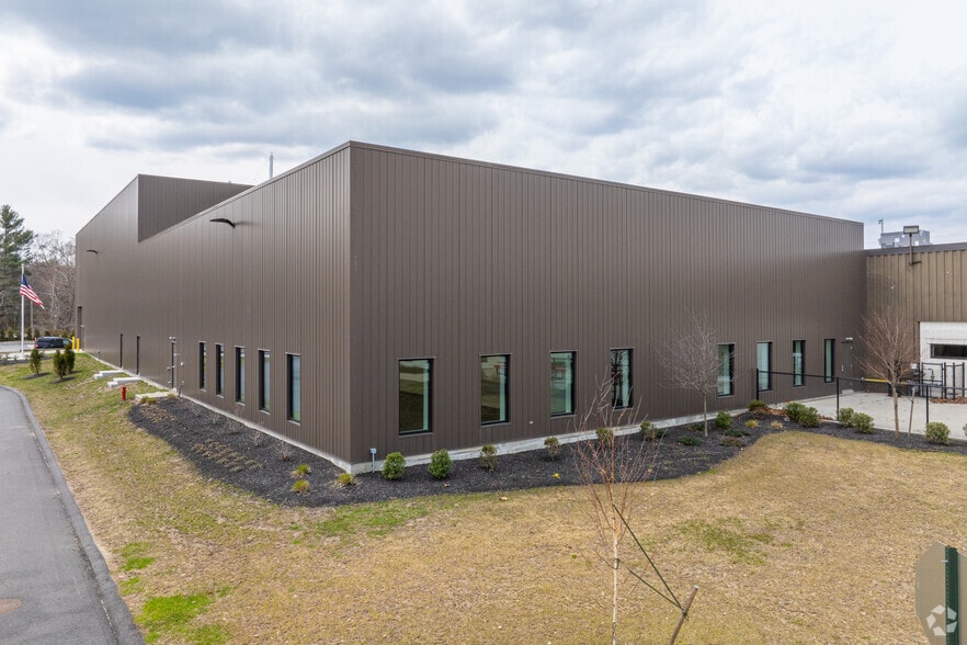 More Photos Of 200 Shuman Ave, Stoughton Warehouse For Lease