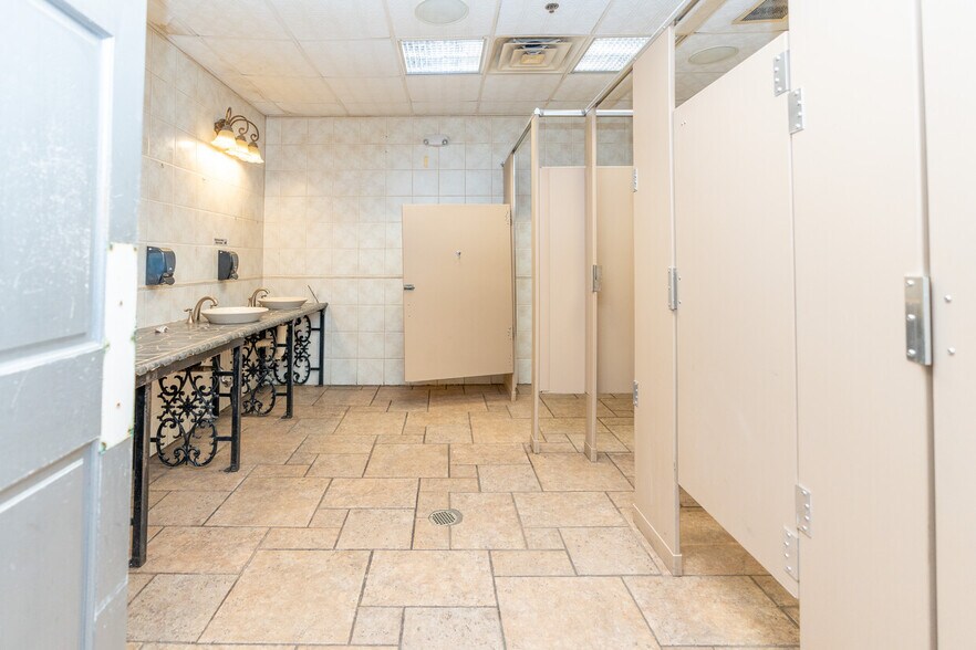 More Photos Of 393-405 Dwight St, Springfield Storefront For Lease