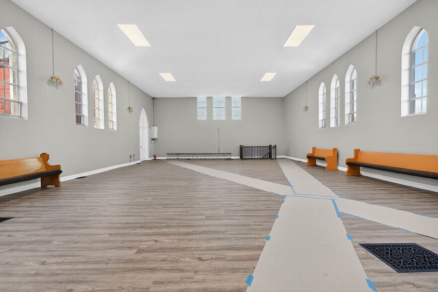 More Photos Of 50 Earl St, Hamilton Daycare Center For Sale