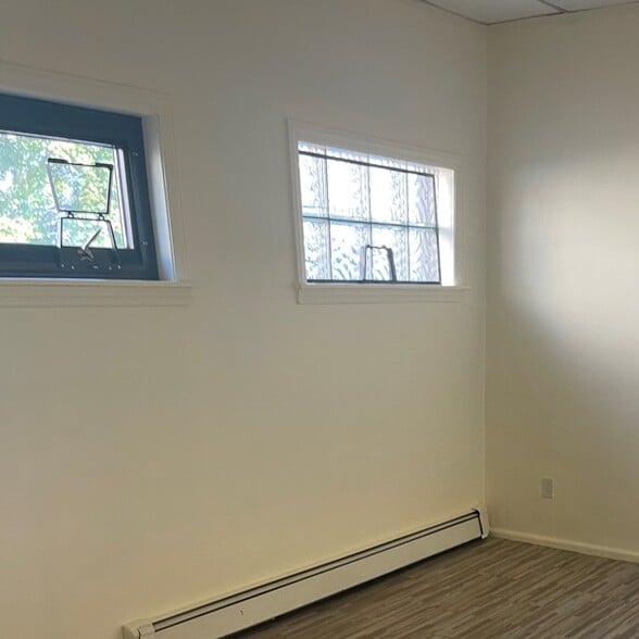 More Photos Of 10 Union Ave, Lynbrook Office For Sale