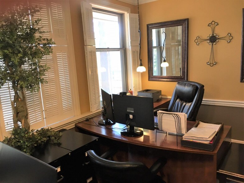 More Photos Of 565 Brunswick Rd, Grass Valley Office For Sale
