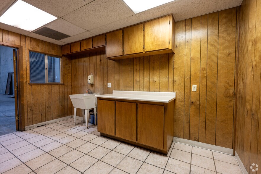 More Photos Of 1203 N Gertrude Ave, Stockton Industrial For Sale