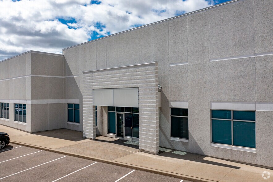 More Photos Of 3500 Ridgeway Dr, Mississauga Warehouse For Lease