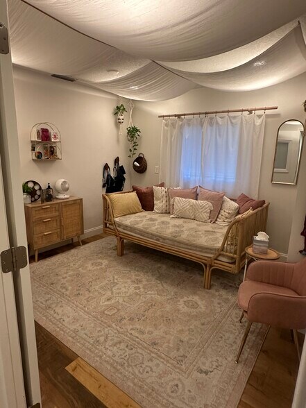 More Photos Of 230 Benmore Dr, Winter Park Medical For Sale