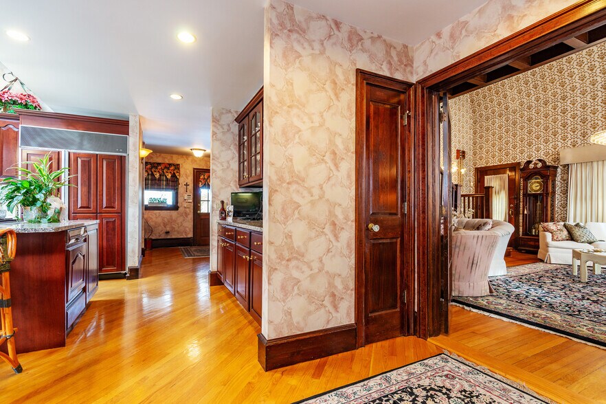 More Photos Of 90 Putnam Pike, Johnston Flex For Sale