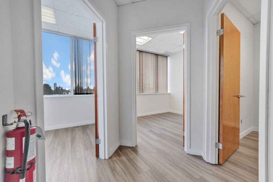 More Photos Of 11861 88 Av, Delta Medical For Lease