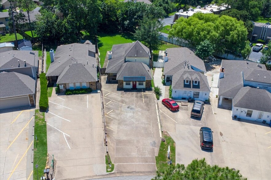 More Photos Of 4940 E 73rd St, Tulsa Office For Sale