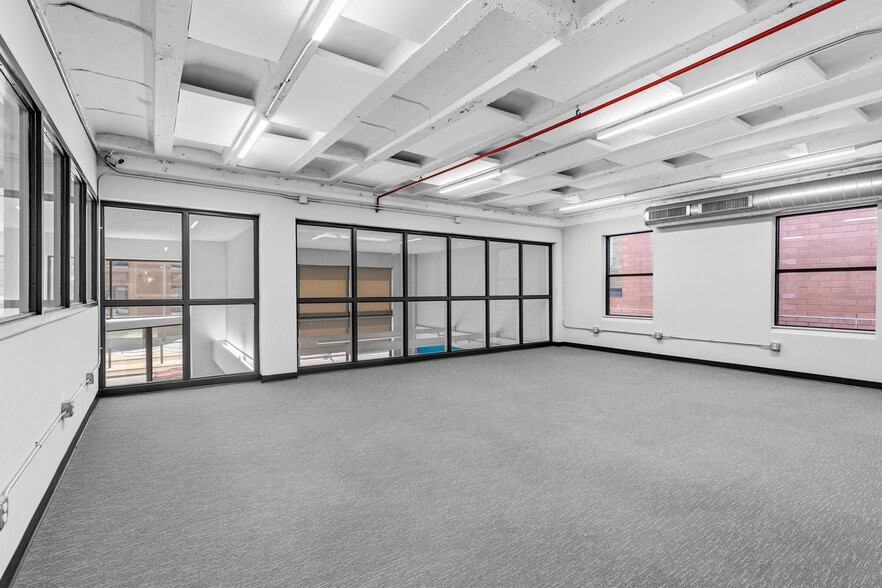 More Photos Of 2375 W University Ave, Saint Paul Office For Sale