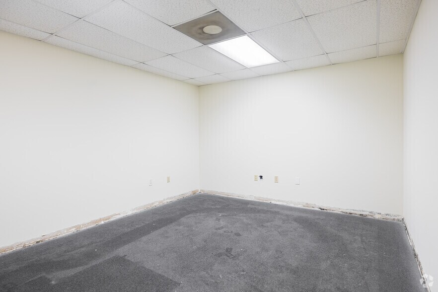 More Photos Of 1720 Main St NE, Palm Bay Unknown For Lease