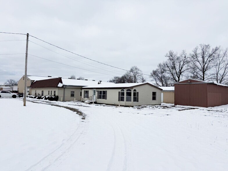 More Photos Of 510 W Burr Oak St, Centreville Manufacturing For Sale