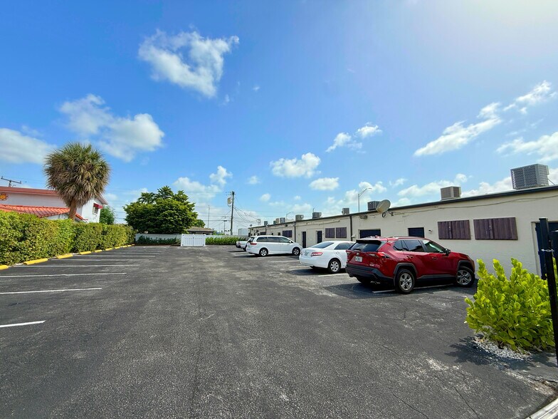 More Photos Of 1200-1240 E 4th Ave, Hialeah Storefront Retail Office For Lease