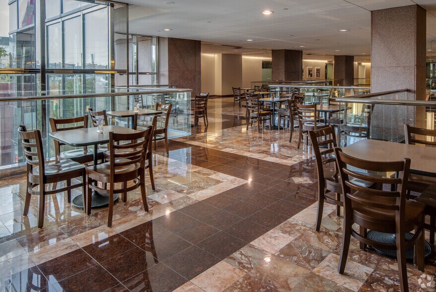 More Photos Of 800 N Magnolia Ave, Orlando Office For Lease