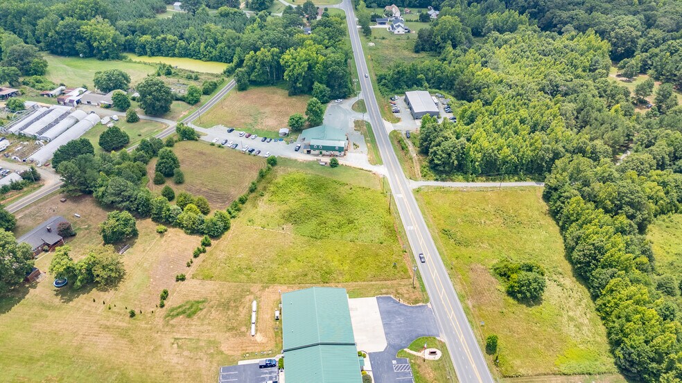 More Photos Of 7660 NC-87 Hwy, Graham Self Storage For Sale