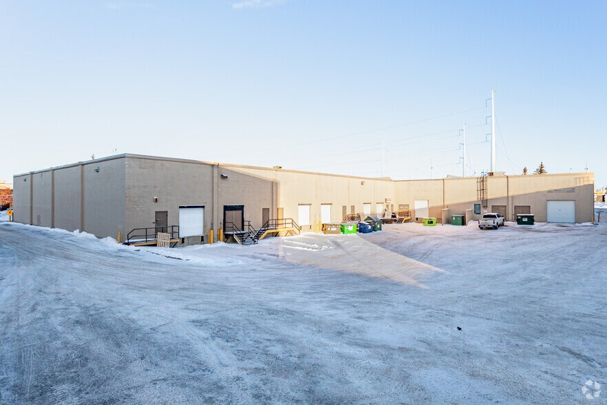 More Photos Of 10441-10459 172 St NW, Edmonton Flex For Lease