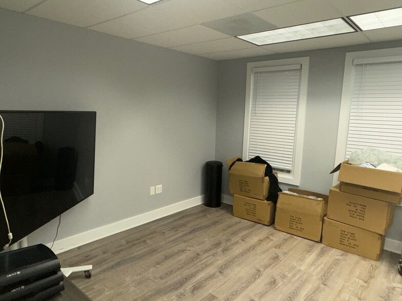 More Photos Of , Greenbelt Office For Sale