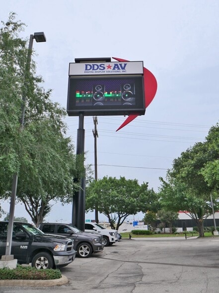 More Photos Of 12223 San Pedro Ave, San Antonio General Retail For Sale