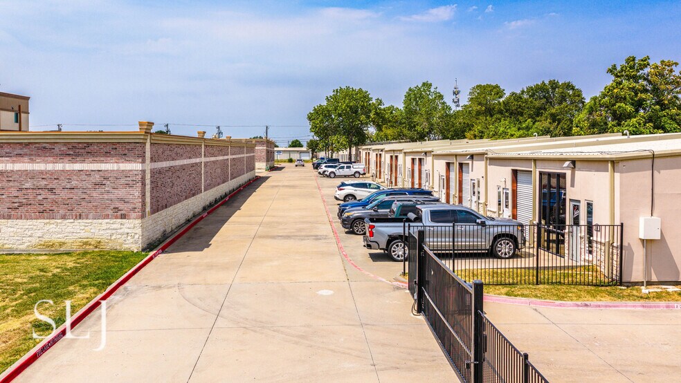 More Photos Of 6406 Highway 78, Sachse Flex For Sale